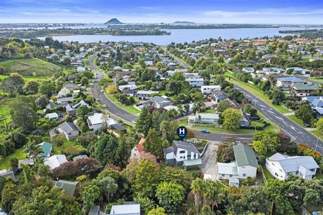 Photo of property in 77 Resolution Road, Welcome Bay, Tauranga, 3112