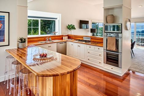 Photo of property in 4 Robieson Street, Roseneath, Wellington, 6011