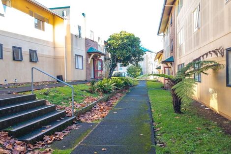 Photo of property in 3/125 Carrington Road, Point Chevalier, Auckland, 1025