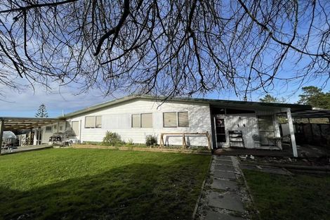 Photo of property in 108 Kemp Road, Massey, Auckland, 0614