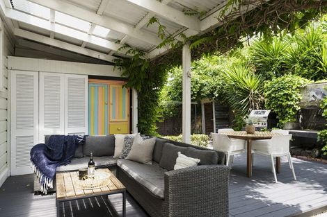 Photo of property in 1 Latham Street, Napier South, Napier, 4110