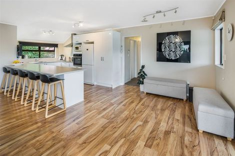 Photo of property in 140 Mark Avenue, Grenada Village, Wellington, 6037