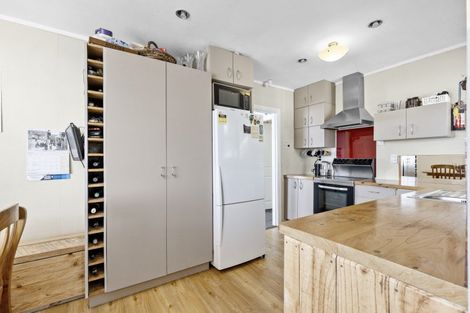 Photo of property in 12 Collins Crescent, Feilding, 4702