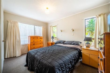 Photo of property in 2/43 Ravenwood Drive, Forrest Hill, Auckland, 0620