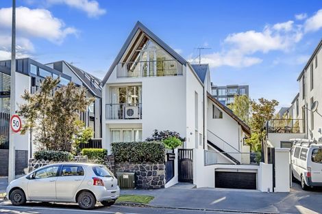 Photo of property in 8/32 Cranmer Square, Christchurch Central, Christchurch, 8013