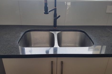 Photo of property in 56 Goldfinch Rise, Unsworth Heights, Auckland, 0632