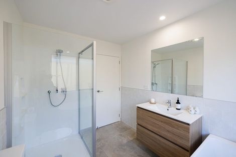 Photo of property in 11 Kanono Way, Helensville, 0800