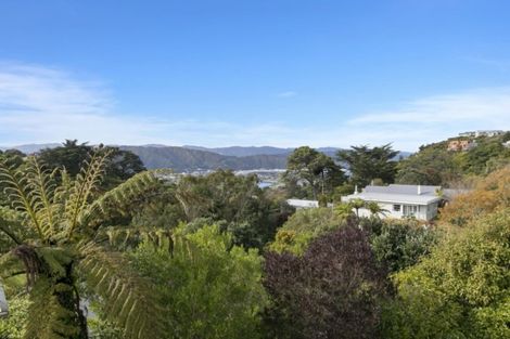 Photo of property in 132 Miromiro Road, Normandale, Lower Hutt, 5010