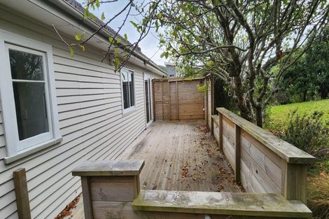 Photo of property in 33 Tawa Terrace, Tawa, Wellington, 5028