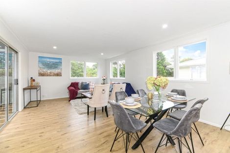 Photo of property in 30 Glen Marine Parade, Glendene, Auckland, 0602