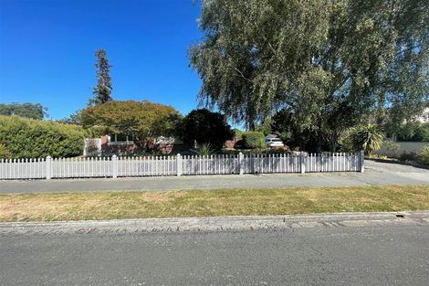 Photo of property in 5 Greenfield Place, Mairehau, Christchurch, 8052