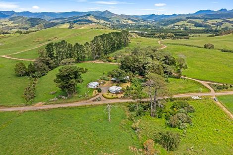 Photo of property in 37 Camp Road, Coroglen, Whitianga, 3591