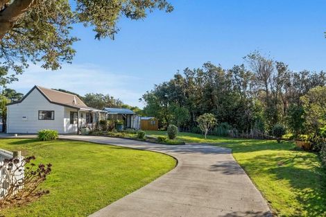 Photo of property in 2 Paetawa Road, Peka Peka, Waikanae, 5391