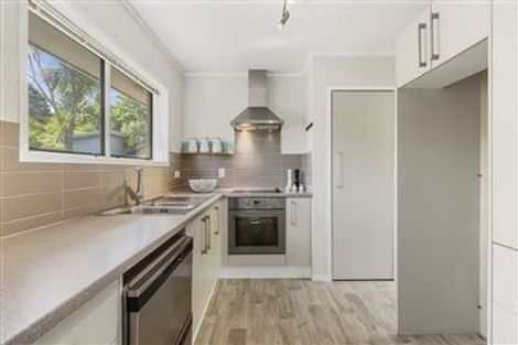 Photo of property in 2/20 Flavia Close, Torbay, Auckland, 0630