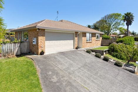 Photo of property in 7 Ranch Place, Pukekohe, 2120