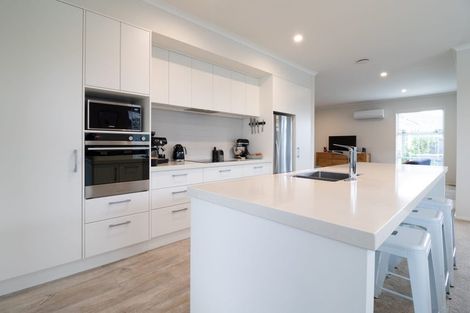 Photo of property in 64 Penetaka Heights, Pyes Pa, Tauranga, 3112