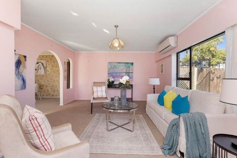 Photo of property in 2/27 Derrimore Heights, Clover Park, Auckland, 2019