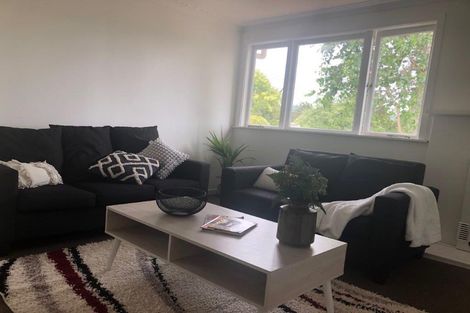 Photo of property in 16 Parrs Cross Road, Henderson, Auckland, 0612