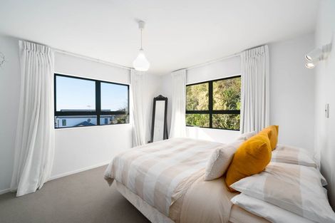 Photo of property in 117 Woodman Drive, Tawa, Wellington, 5028