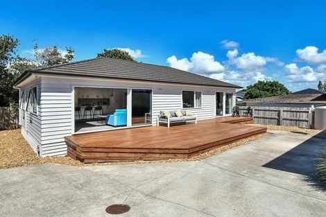 Photo of property in 23a Lane Road, Weymouth, Auckland, 2103