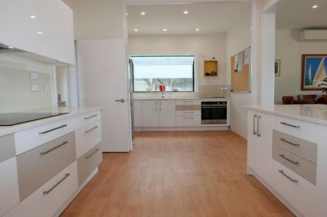 Photo of property in 52 The Esplanade, Raumati South, Paraparaumu, 5032