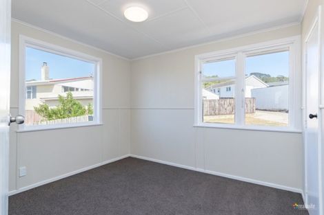Photo of property in 33 Rangituhi Crescent, Takapuwahia, Porirua, 5022