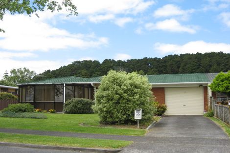 Photo of property in 12 Alamein Place, Pukekohe, 2120
