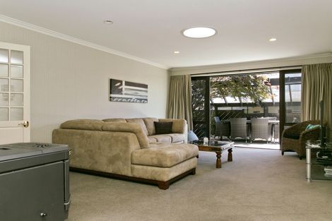 Photo of property in 8 Aubrey Crescent, Rainbow Point, Taupo, 3330