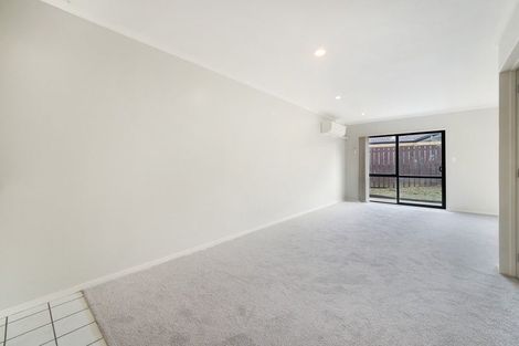 Photo of property in 92b Naylors Drive, Mangere, Auckland, 2022