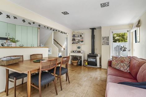 Photo of property in 2/34 Seabreeze Road, Narrow Neck, Auckland, 0624