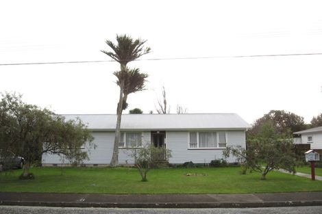 Photo of property in 17 Buckley Grove, Paraparaumu, 5032