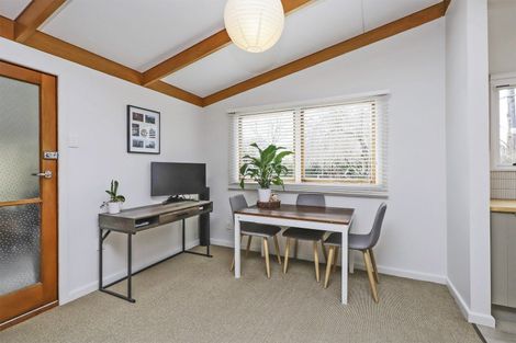 Photo of property in 92 Tollemache Road East, Longlands, Hastings, 4122