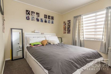 Photo of property in 1/98 Barrys Road, Glendene, Auckland, 0602