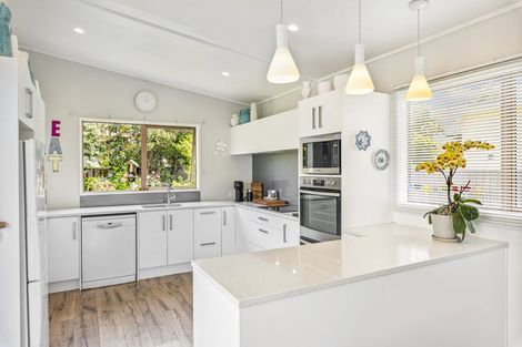 Photo of property in 18 Sunshine Avenue, Paraparaumu, 5032