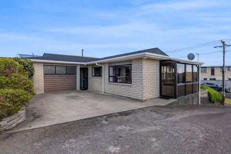 Photo of property in 1/17 Roy Terrace, Moturoa, New Plymouth, 4310