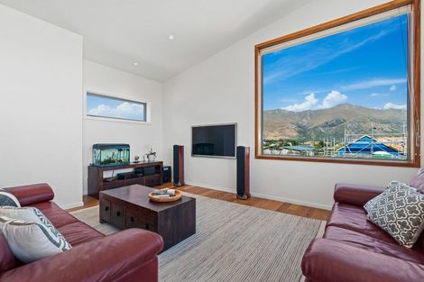 Photo of property in 44 Farrant Drive, Wanaka, 9305