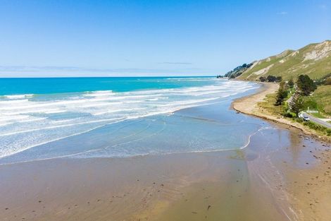 Photo of property in 3428 Pourerere Beach Road, Pourerere, Omakere, 4271