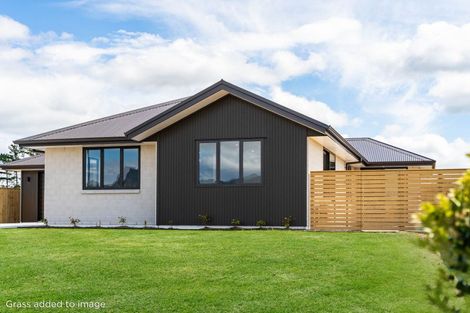 Photo of property in 59 Te Taniwha Road, One Tree Point, 0118