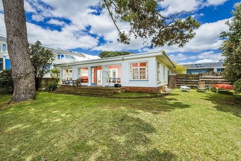 Photo of property in 35 Craig Road, Milford, Auckland, 0620