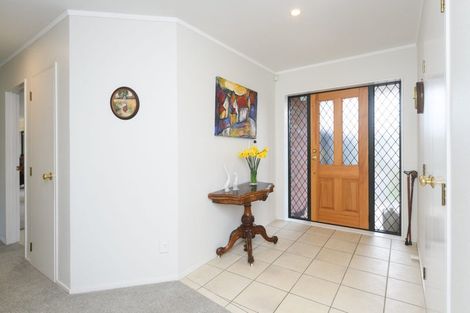 Photo of property in 4 Mckenzie Court, Terrace End, Palmerston North, 4410