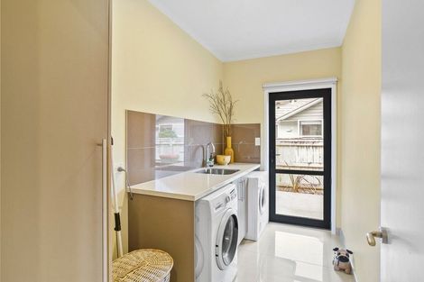 Photo of property in 34 Redwood Crescent, Hurdon, New Plymouth, 4310