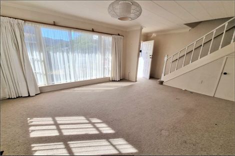 Photo of property in 8 Kukupa Grove, Heretaunga, Upper Hutt, 5018