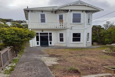 Photo of property in 30 Apuka Street, Brooklyn, Wellington, 6021