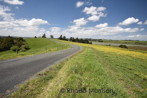 Photo of property in 4 Matahehe Lane, Tinopai, Matakohe, 0593