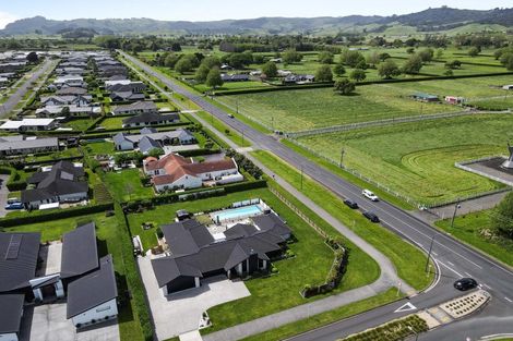 Photo of property in 2 Alan Livingston Drive, Cambridge, 3434