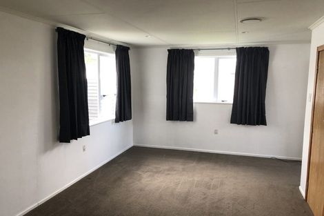 Photo of property in 12 Riversdale Drive, Merrilands, New Plymouth, 4312