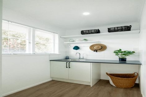 Photo of property in 15 Peters Avenue, Cloverlea, Palmerston North, 4412