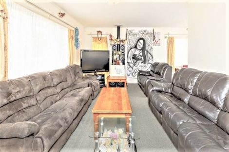 Photo of property in 17 Trounson Avenue, Clendon Park, Auckland, 2103