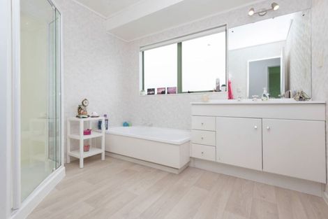 Photo of property in 1/6 Patons Road, Howick, Auckland, 2014