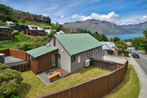 Photo of property in 237 Fernhill Road, Sunshine Bay, Queenstown, 9300